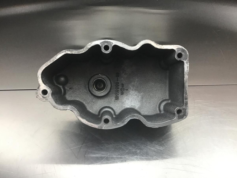 Liebherr Cylinder Head Cover - Motor y piezas: foto 3 Liebherr Cylinder Head Cover - Motor y piezas: foto 3