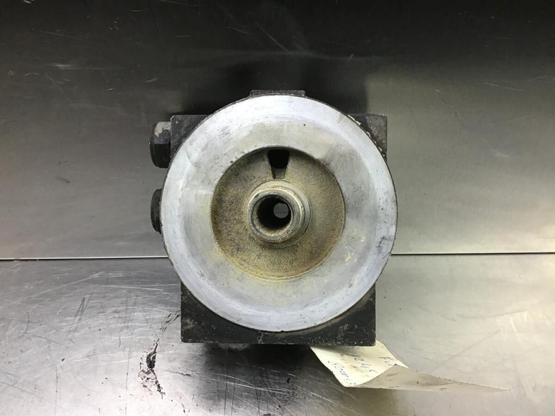 Liebherr Filter Head - Motor y piezas: foto 3 Liebherr Filter Head - Motor y piezas: foto 3