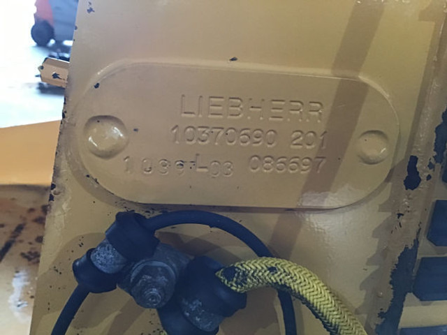 Depósito de combustible Liebherr Fuel Tank: foto 8