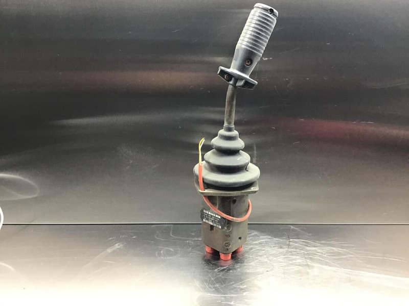 Liebherr Pilot Control Unit - Hidráulica: foto 2 Liebherr Pilot Control Unit - Hidráulica: foto 2