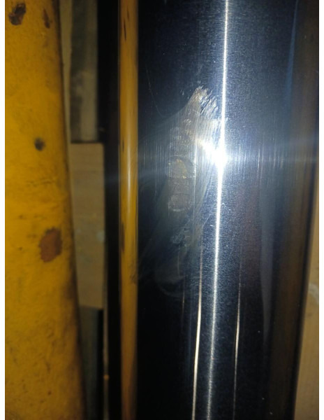 Liebherr R904 / R902 Li / A904C Li / A904 Li / A900 Li / A316 / A314 Li / A312 / A900C / A916 / A918 / A914 COMPACT - Cilindro hidráulico: foto 2 Liebherr R904 / R902 Li / A904C Li / A904 Li / A900 Li / A316 / A314 Li / A312 / A900C / A916 / A918 / A914 COMPACT - Cilindro hidráulico: foto 2