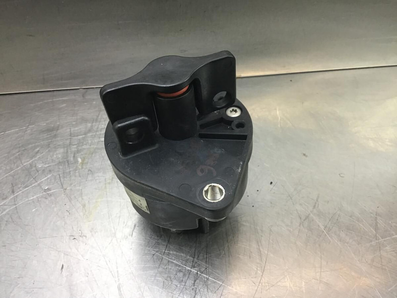 Liebherr R926 COMP / A918 / A918 COMPACT / A920 / R920 / R920 LC / R926 CL / R918 - Sistema eléctrico: foto 2 Liebherr R926 COMP / A918 / A918 COMPACT / A920 / R920 / R920 LC / R926 CL / R918 - Sistema eléctrico: foto 2