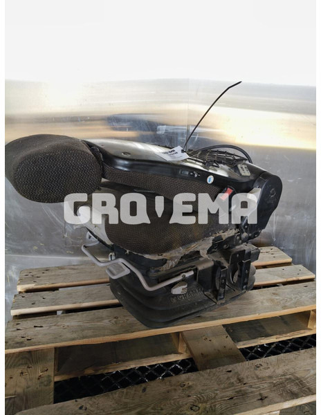 Liebherr R926 COMP - Asiento: foto 1 Liebherr R926 COMP - Asiento: foto 1