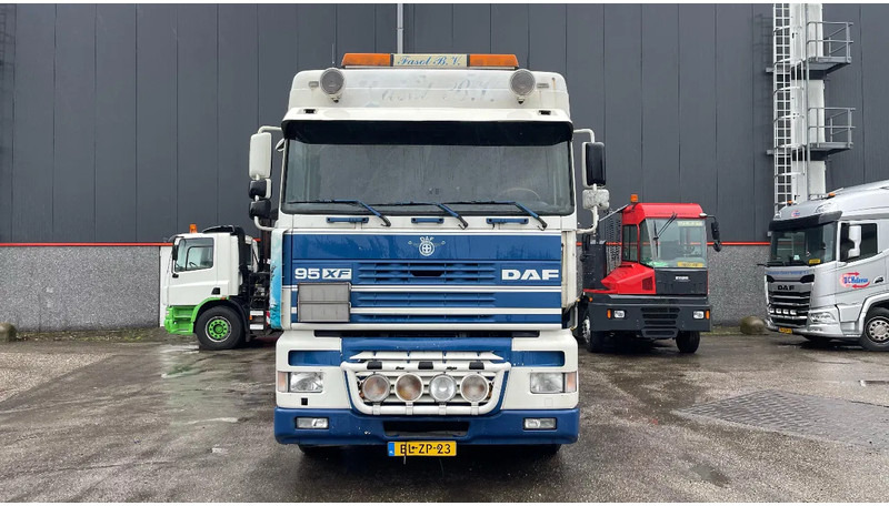 DAF XF 380 EURO-3 HOLLAND TRUCK - Cabeza tractora: foto 3 DAF XF 380 EURO-3 HOLLAND TRUCK - Cabeza tractora: foto 3