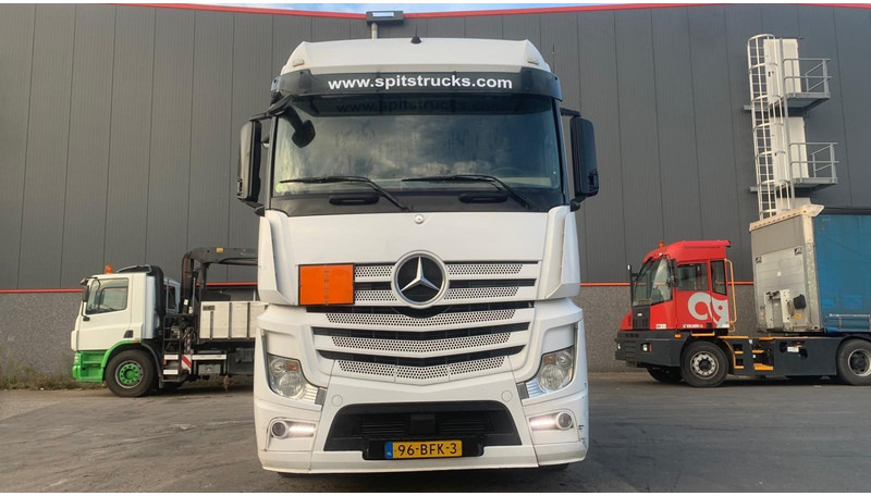 Mercedes-Benz Actros 1842 Dakspoiler + Koelkast - Cabeza tractora: foto 2 Mercedes-Benz Actros 1842 Dakspoiler + Koelkast - Cabeza tractora: foto 2