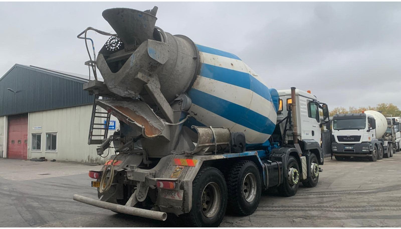 MAN TGS 35.360 Liebherr + 9M3 - Camión hormigonera: foto 4 MAN TGS 35.360 Liebherr + 9M3 - Camión hormigonera: foto 4