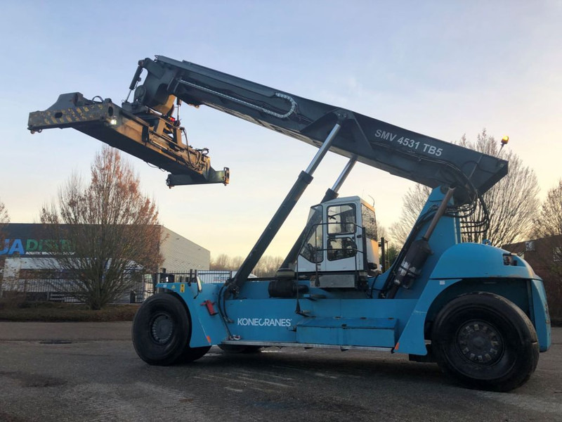 KONECRANES SMV4531 TB5 - Reach stacker: foto 1 KONECRANES SMV4531 TB5 - Reach stacker: foto 1