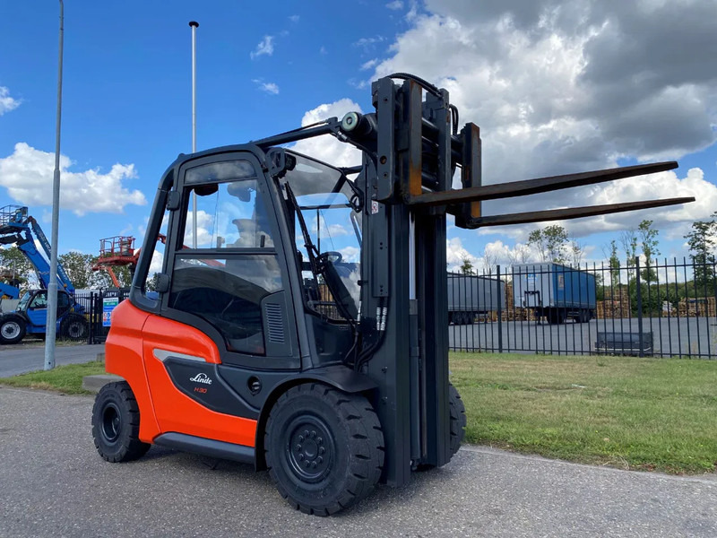 Linde H30D-01 - Carretilla elevadora diésel: foto 1 Linde H30D-01 - Carretilla elevadora diésel: foto 1