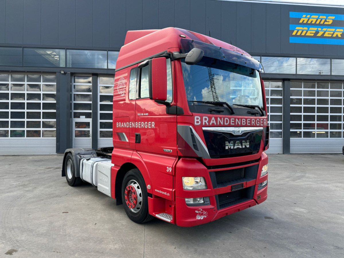 MAN TGX 18.440 4x2 XL C0703 - Cabeza tractora: foto 3 MAN TGX 18.440 4x2 XL C0703 - Cabeza tractora: foto 3