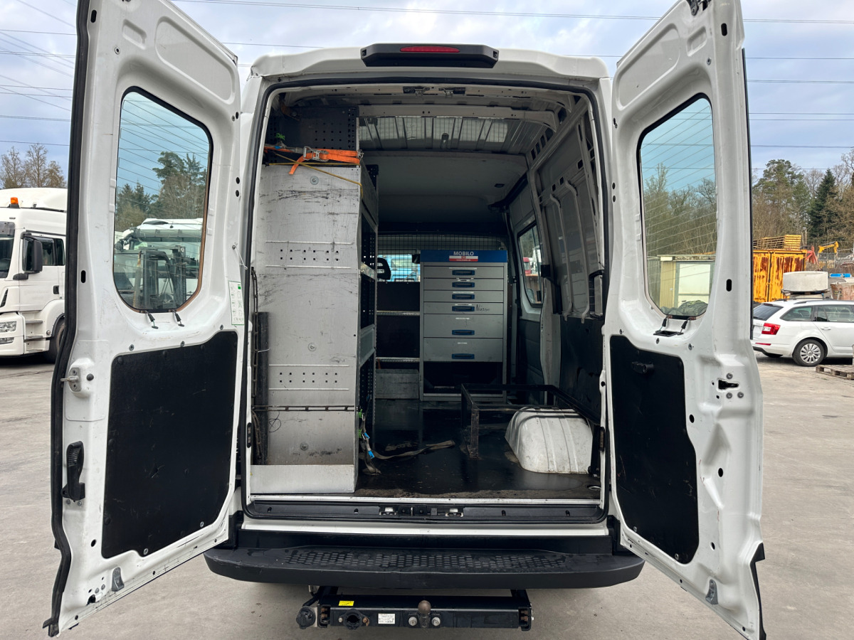 Furgón IVECO 35C18V Daily Servicewagen Sortimo: foto 12