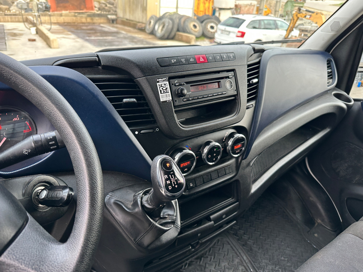 Furgón IVECO 35C18V Daily Servicewagen Sortimo: foto 18