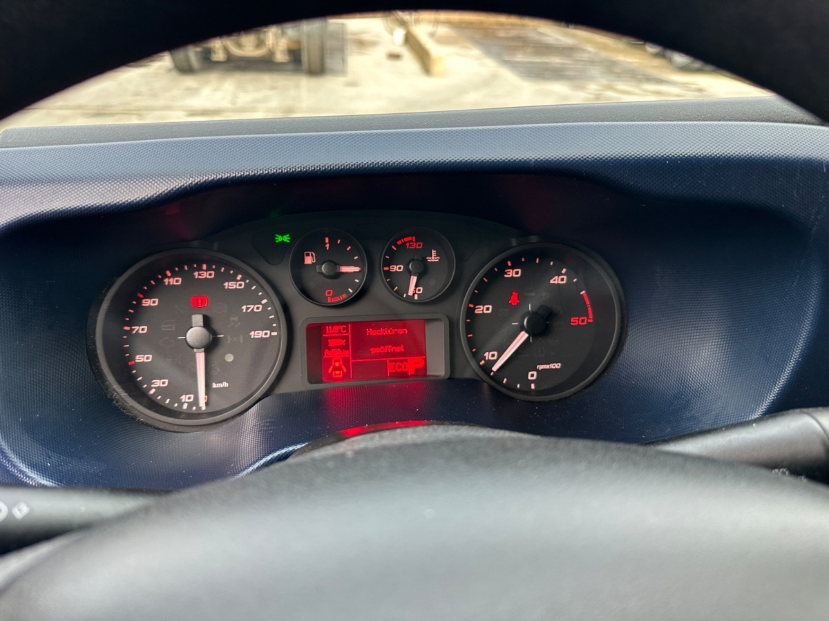 Furgón IVECO 35C18V Daily Servicewagen Sortimo: foto 17