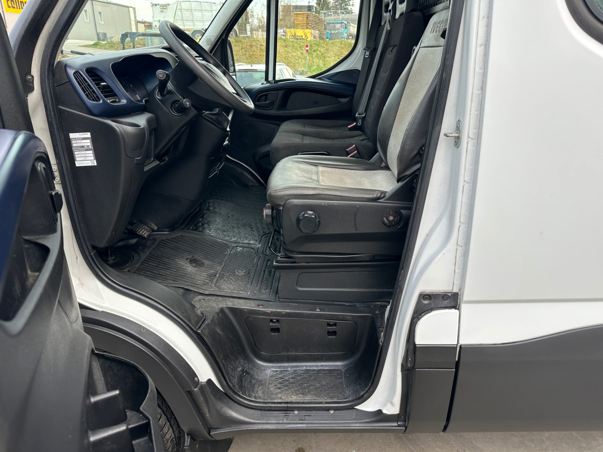 Furgón IVECO 35C18V Daily Servicewagen Sortimo: foto 20