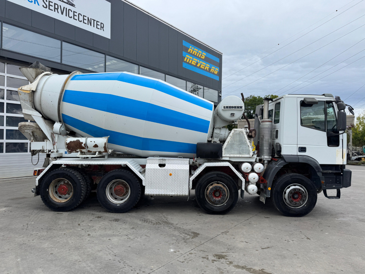 IVECO 440 Cursor 8x4 Liebherr - Camión hormigonera: foto 4 IVECO 440 Cursor 8x4 Liebherr - Camión hormigonera: foto 4