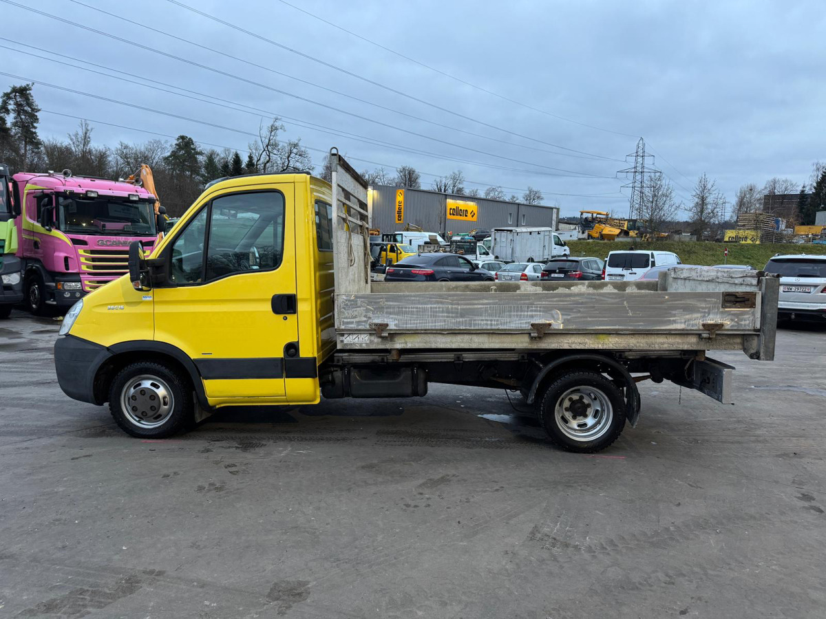 Furgoneta basculante IVECO Daily 35C15 4x2: foto 8 Furgoneta basculante IVECO Daily 35C15 4x2: foto 8