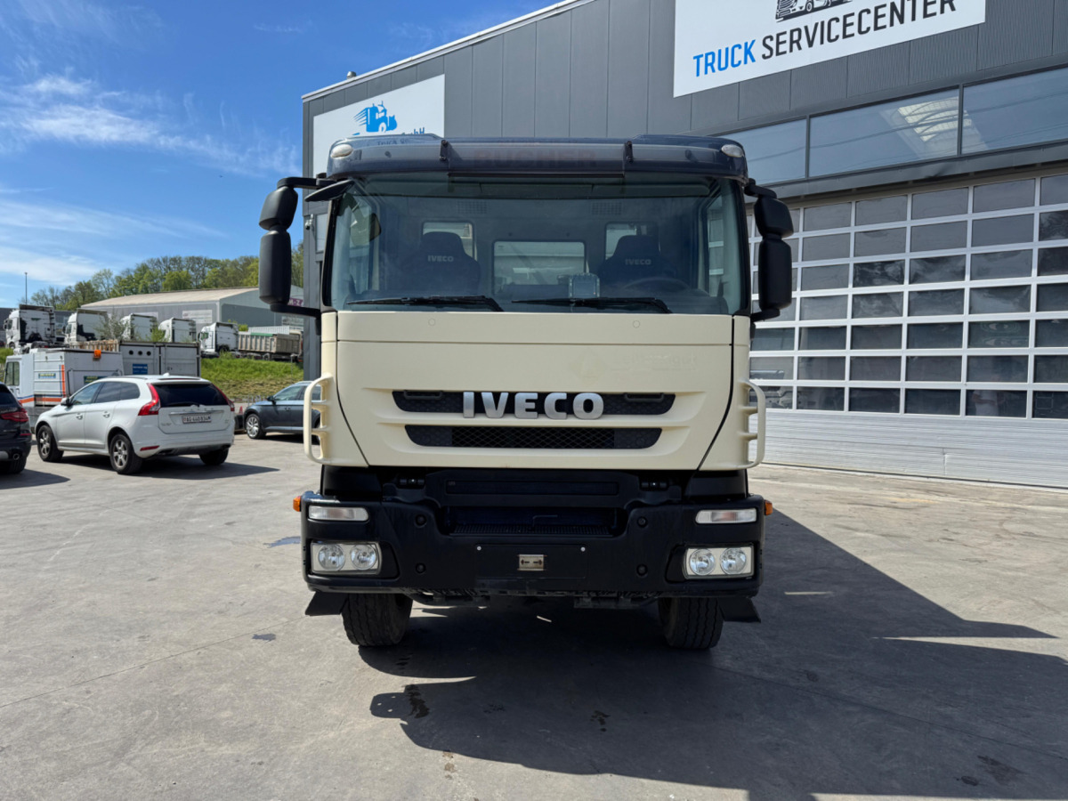 IVECO Trakker 450 8x4 - Camión volquete: foto 3 IVECO Trakker 450 8x4 - Camión volquete: foto 3