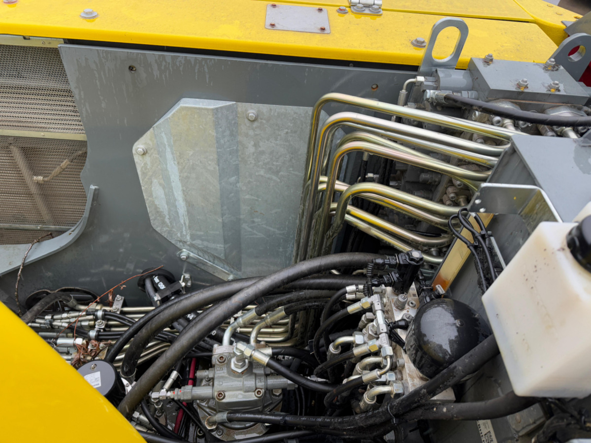 Leasing de LIEBHERR 910 Compact Litronic Powertilt LIEBHERR 910 Compact Litronic Powertilt: foto 16 Leasing de LIEBHERR 910 Compact Litronic Powertilt LIEBHERR 910 Compact Litronic Powertilt: foto 16