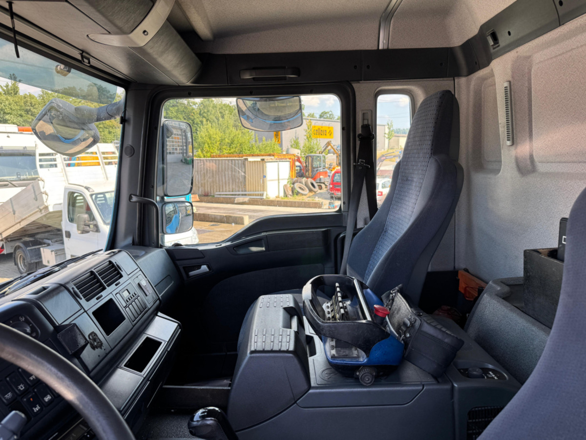 Camión grúa MAN TGA 26.440 MKG 230.6: foto 18 Camión grúa MAN TGA 26.440 MKG 230.6: foto 18