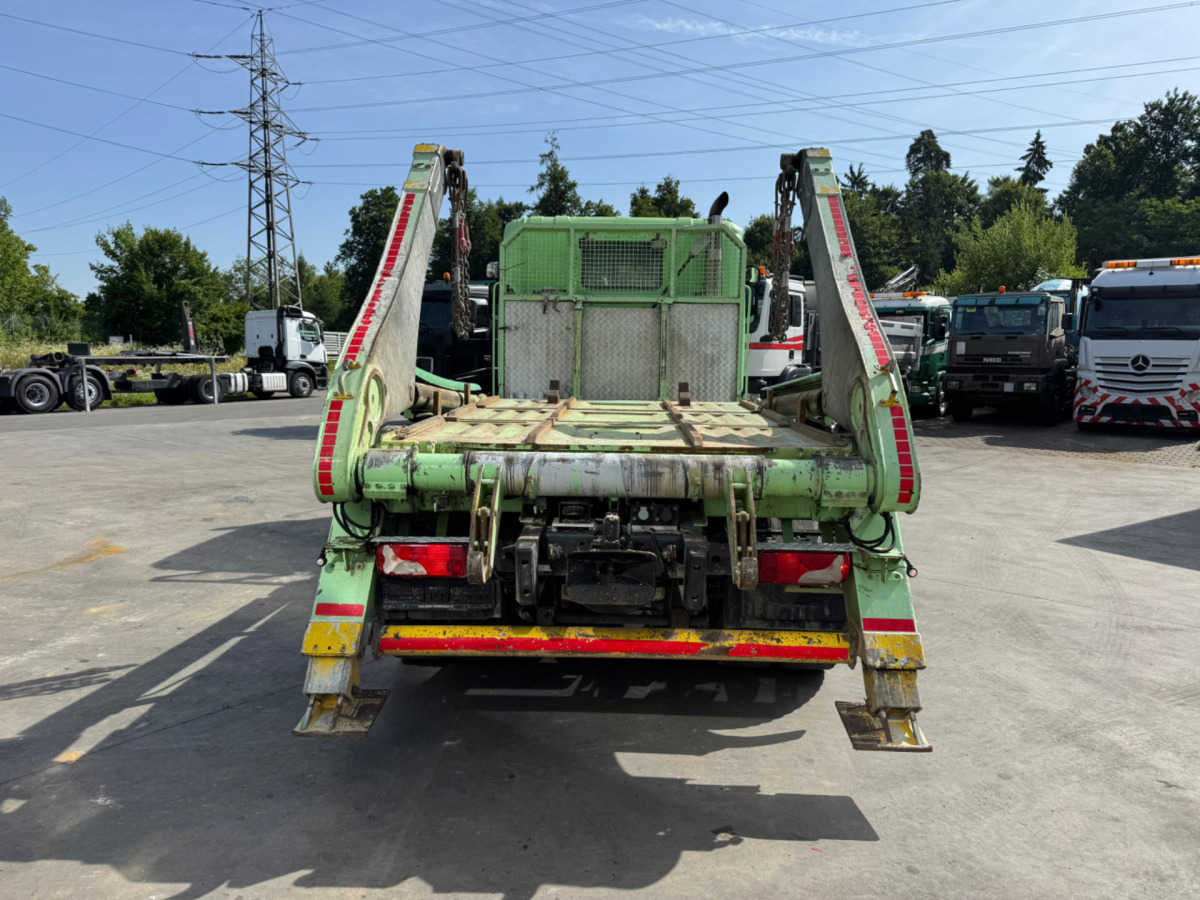 Camión portacontenedor de cadenas SCANIA G360 4x2 Gergen: foto 6 Camión portacontenedor de cadenas SCANIA G360 4x2 Gergen: foto 6