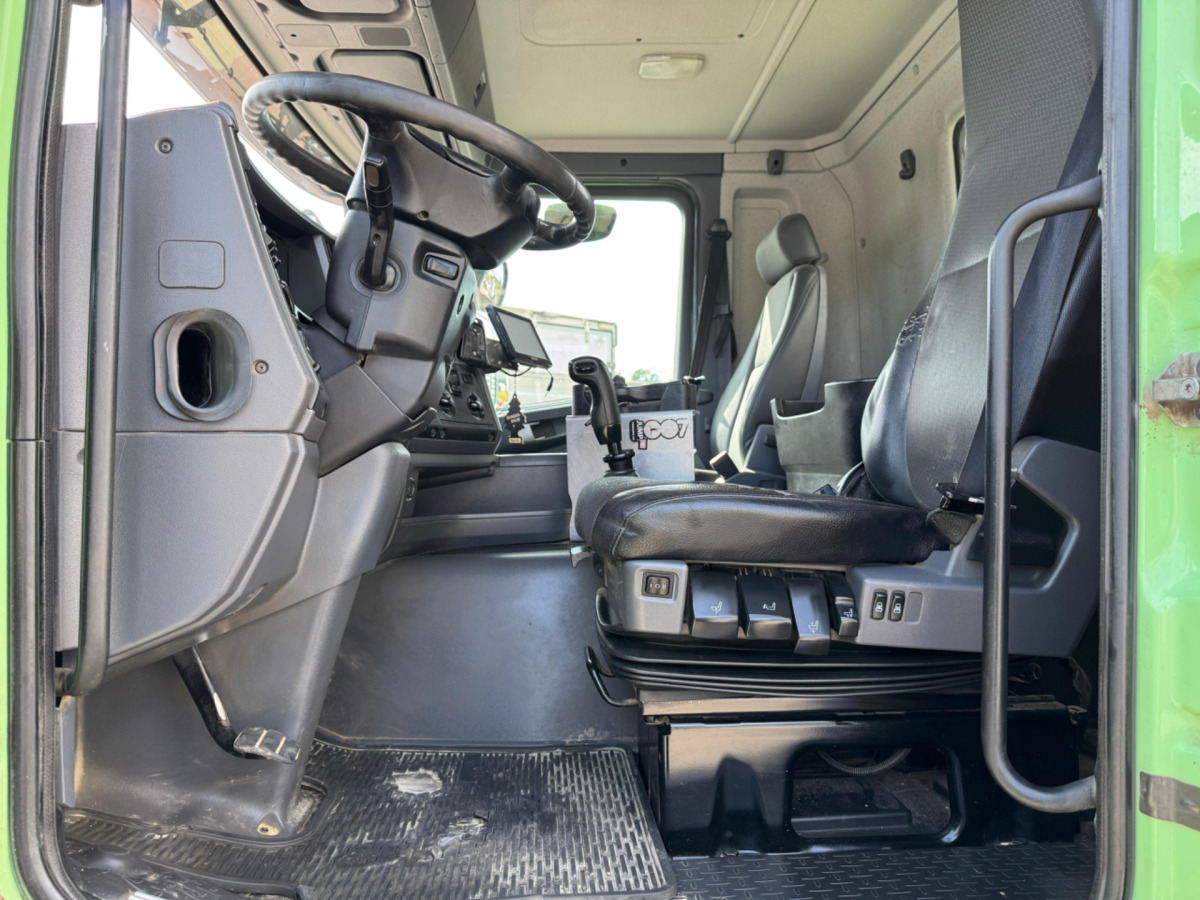 Camión portacontenedor de cadenas SCANIA G360 4x2 Gergen: foto 10 Camión portacontenedor de cadenas SCANIA G360 4x2 Gergen: foto 10