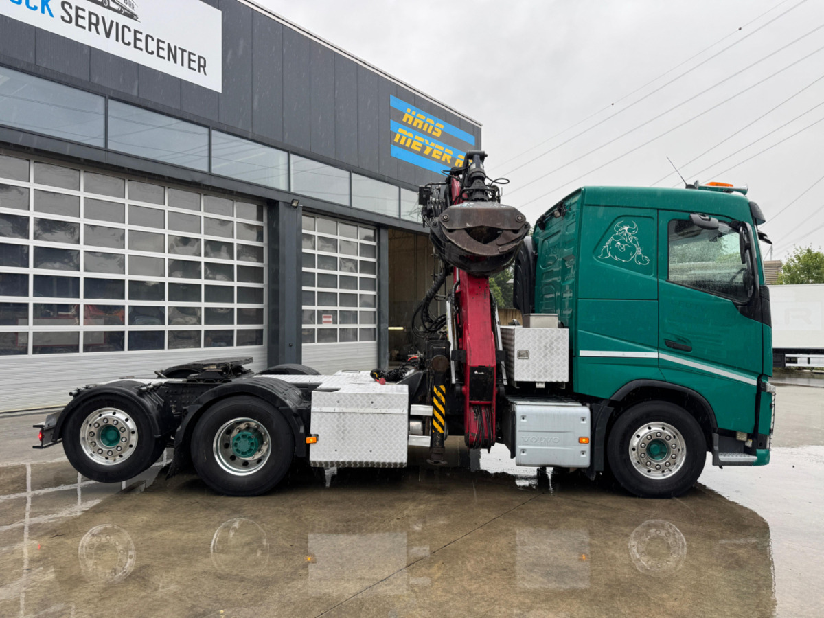 VOLVO FH-540 6x2 Tajfun L300Z - Camión forestal, Camión grúa: foto 4 VOLVO FH-540 6x2 Tajfun L300Z - Camión forestal, Camión grúa: foto 4