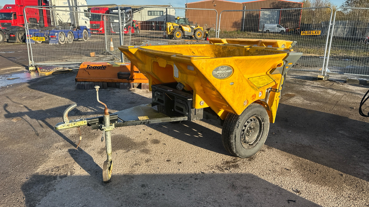 CRUISER TURBOCAST 1000 TOWABLE SALT SPREADER - Equipo de construcción: foto 2 CRUISER TURBOCAST 1000 TOWABLE SALT SPREADER - Equipo de construcción: foto 2