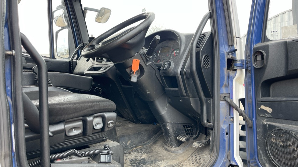 IVECO EUROCARGO 120E - Cabeza tractora: foto 5 IVECO EUROCARGO 120E - Cabeza tractora: foto 5