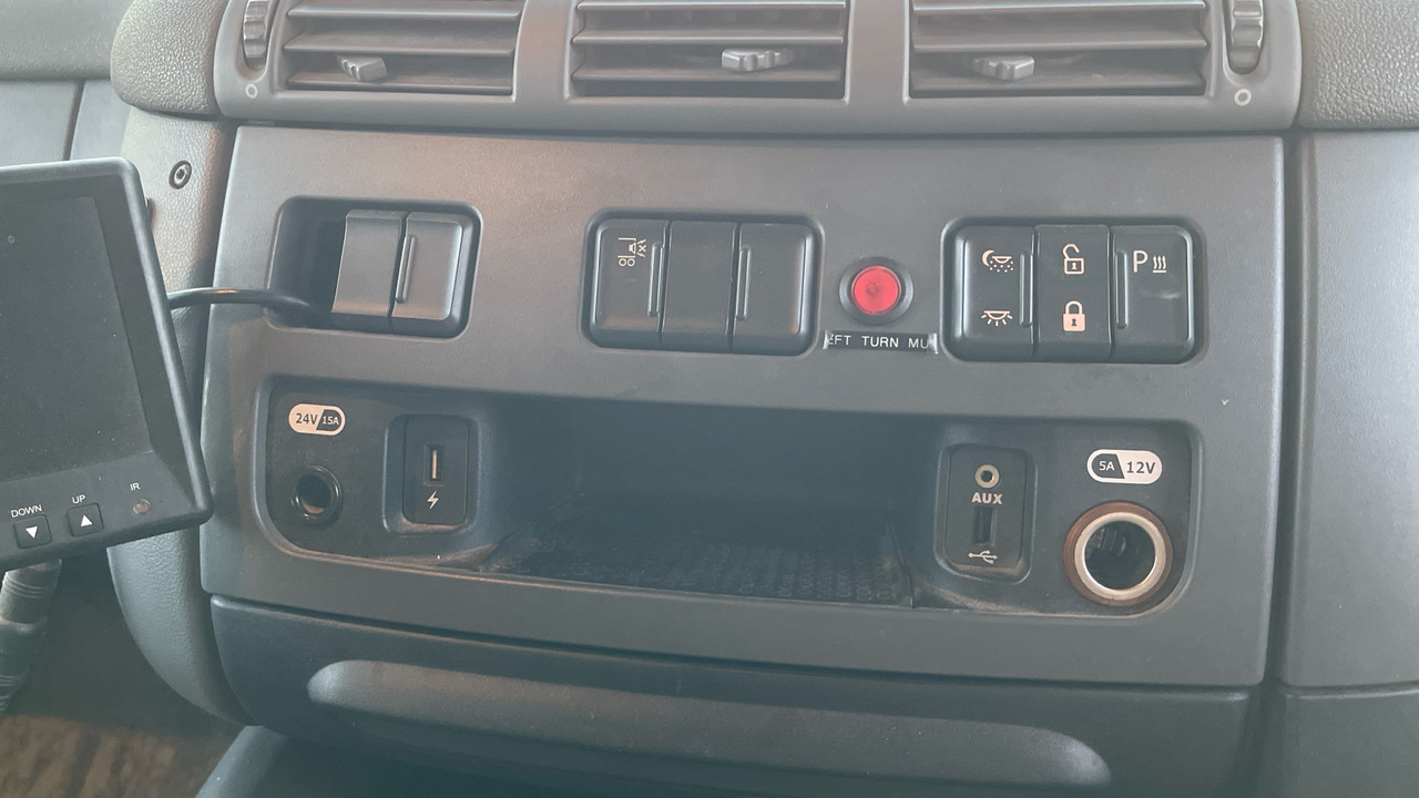 Camión caja abierta DAF CF 230: foto 15