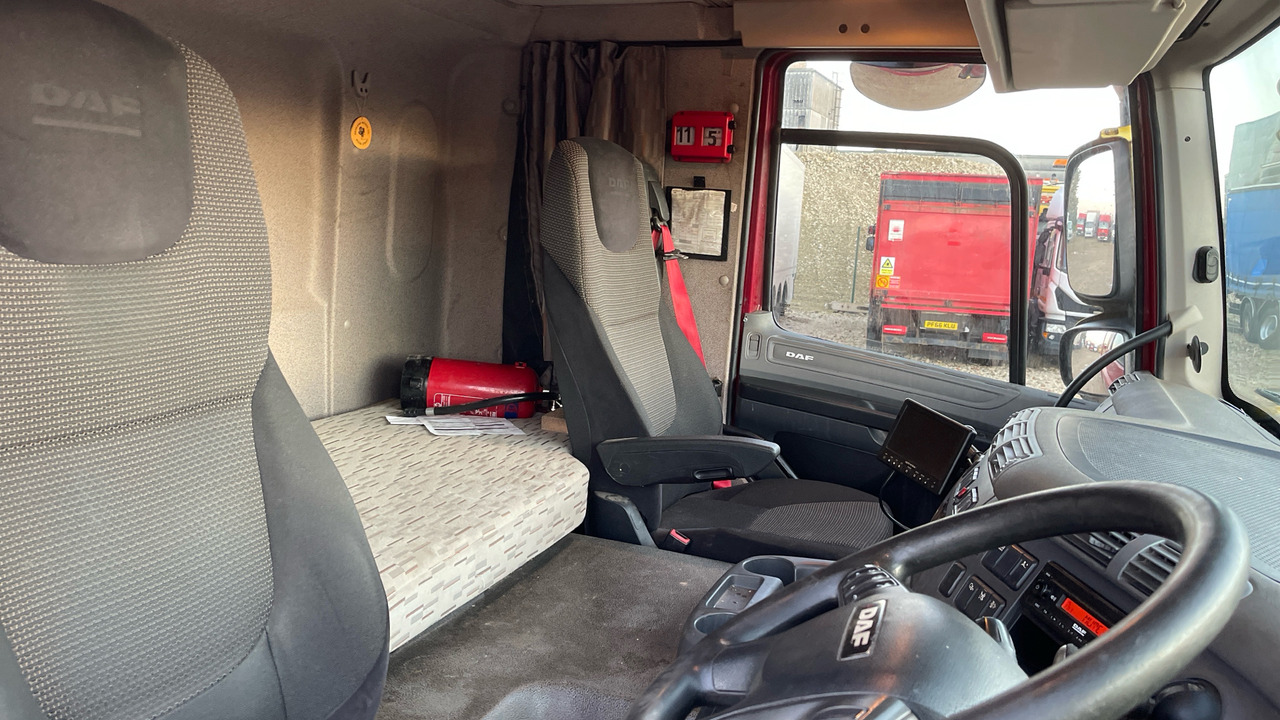 Camión caja abierta DAF CF 230: foto 8