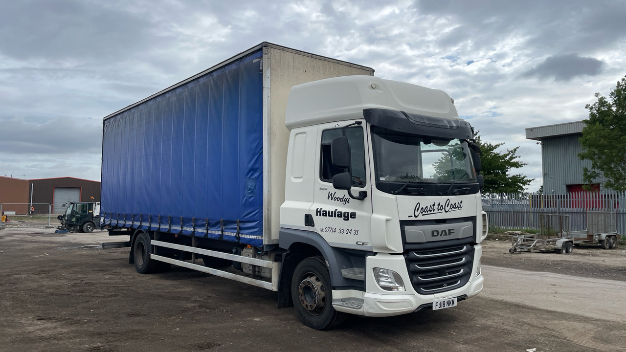 DAF CF 260 - Camión lona: foto 1 DAF CF 260 - Camión lona: foto 1