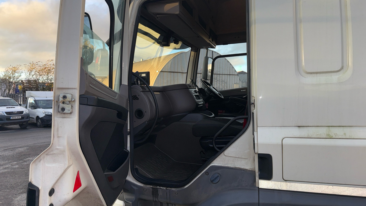 Camión caja cerrada DAF CF 340: foto 14
