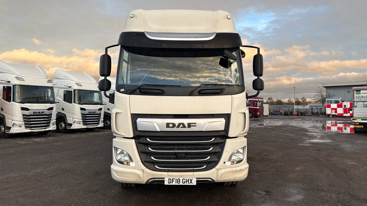 Camión caja cerrada DAF CF 340: foto 25