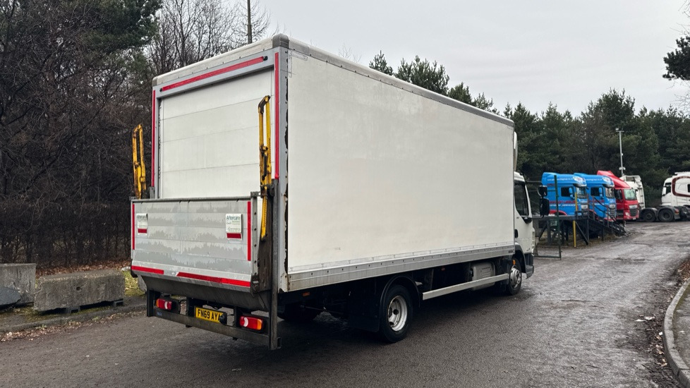 DAF LF 180 - Camión caja cerrada: foto 4 DAF LF 180 - Camión caja cerrada: foto 4