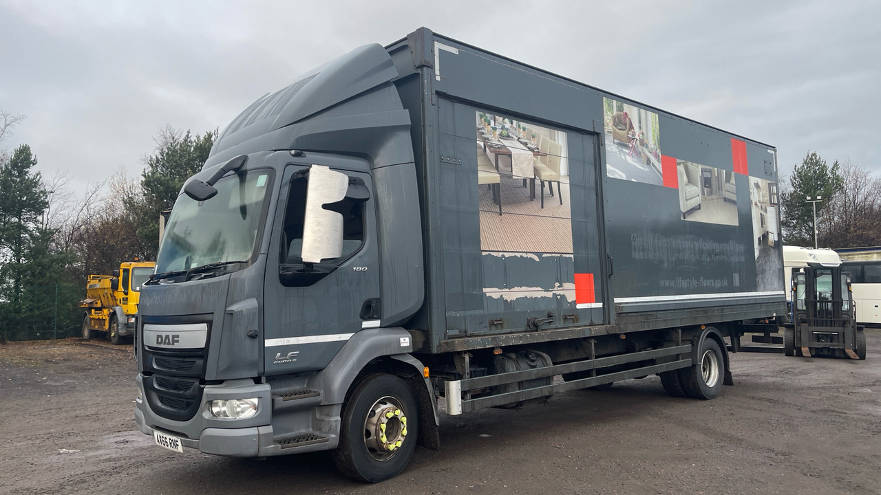 DAF LF 180 - Camión caja cerrada: foto 2 DAF LF 180 - Camión caja cerrada: foto 2