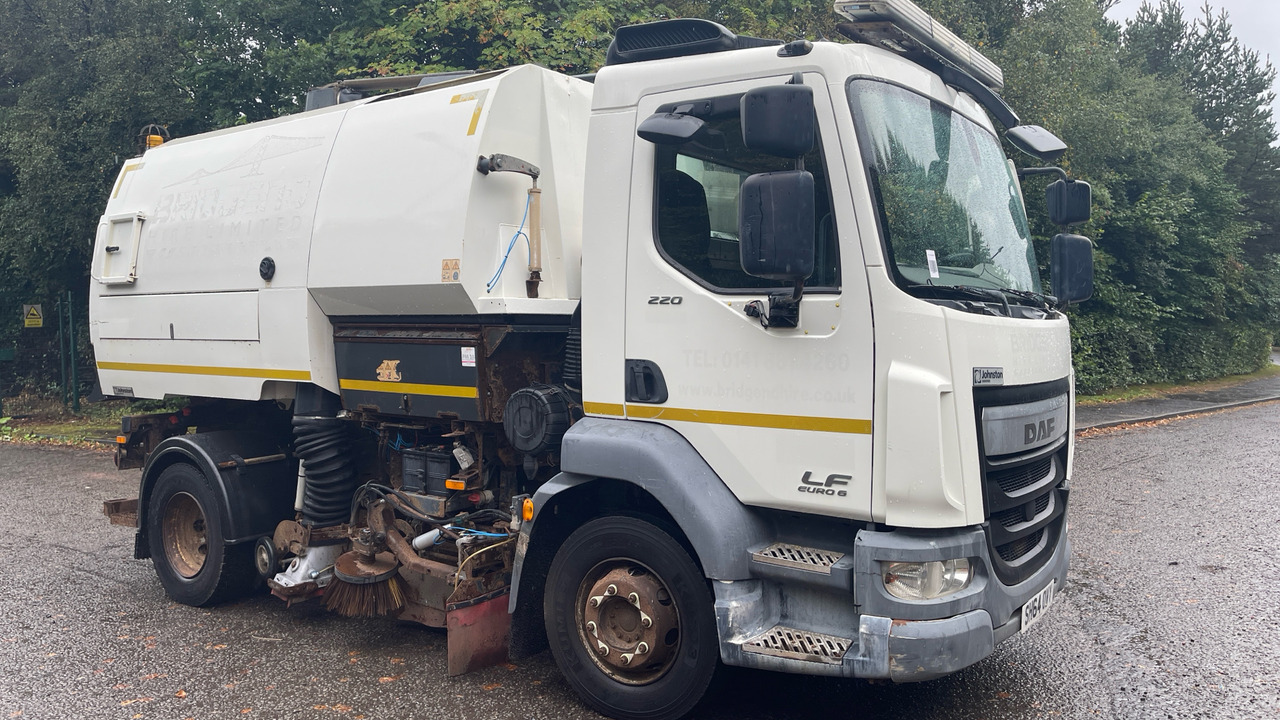 DAF LF 220 - Barredora vial: foto 1 DAF LF 220 - Barredora vial: foto 1
