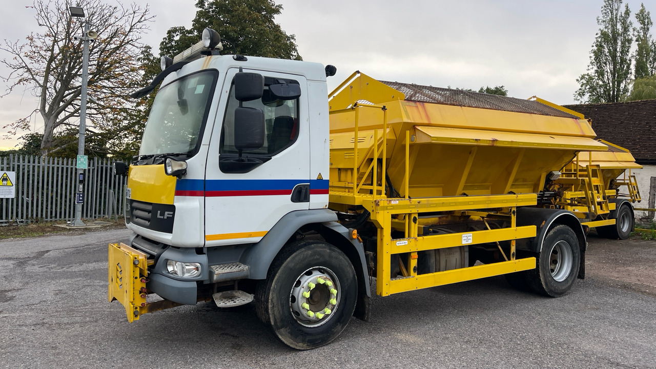 DAF LF 55.220 - Máquina quitanieve: foto 2 DAF LF 55.220 - Máquina quitanieve: foto 2