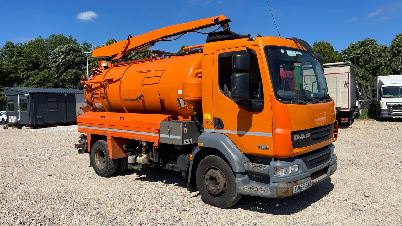 DAF LF 55.220 - Camión cisterna: foto 1 DAF LF 55.220 - Camión cisterna: foto 1