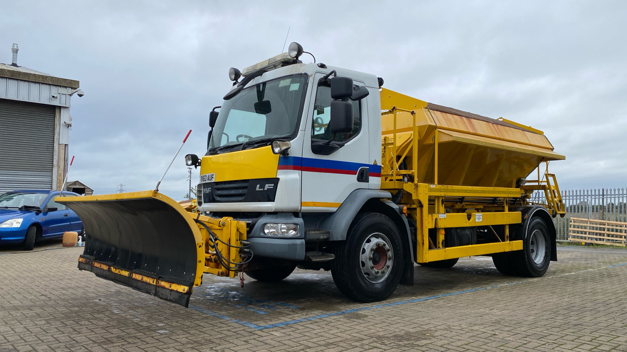 DAF LF 55.220 - Máquina quitanieve: foto 2 DAF LF 55.220 - Máquina quitanieve: foto 2