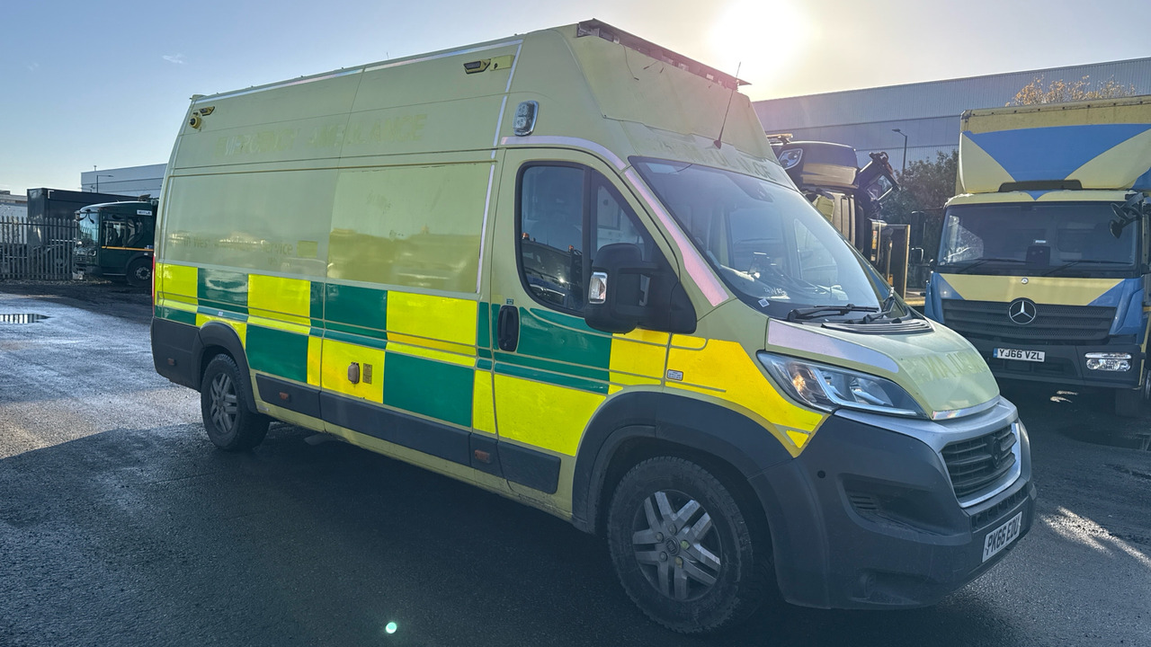 FIAT DUCATO 42 MULTIJET II - Ambulancia: foto 1 FIAT DUCATO 42 MULTIJET II - Ambulancia: foto 1