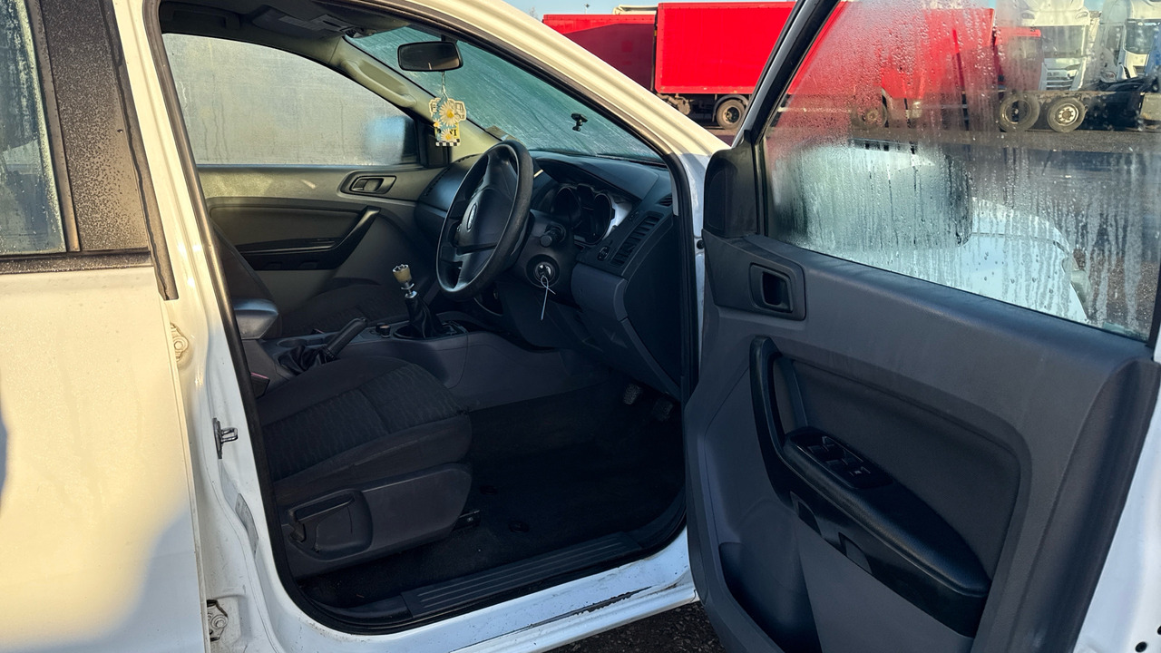 FORD RANGER XL 2.2 TDCi 150PS 4WD - Pick-up, Furgoneta combi: foto 4 FORD RANGER XL 2.2 TDCi 150PS 4WD - Pick-up, Furgoneta combi: foto 4