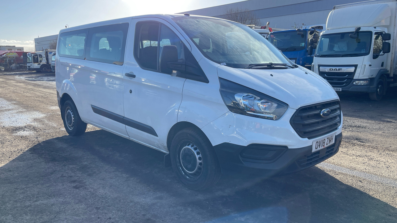 FORD TRANSIT CUSTOM 2.0 TDCi 130ps Low Roof Kombi Van - Furgoneta combi: foto 1 FORD TRANSIT CUSTOM 2.0 TDCi 130ps Low Roof Kombi Van - Furgoneta combi: foto 1