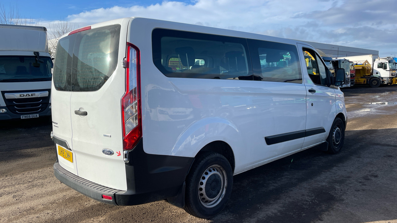 FORD TRANSIT CUSTOM 2.0 TDCi 130ps Low Roof Kombi Van - Furgoneta combi: foto 4 FORD TRANSIT CUSTOM 2.0 TDCi 130ps Low Roof Kombi Van - Furgoneta combi: foto 4