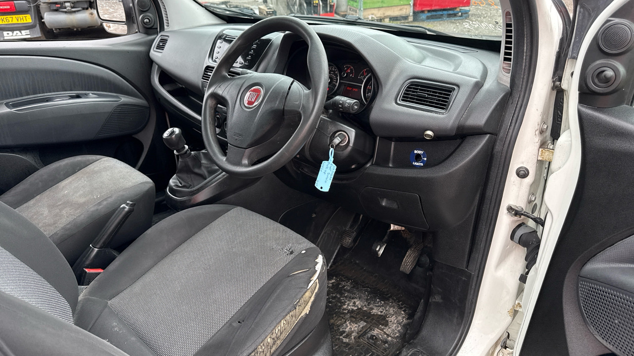 Fiat Doblo 1.6 Multijet 16V - Furgoneta caja abierta: foto 5 Fiat Doblo 1.6 Multijet 16V - Furgoneta caja abierta: foto 5