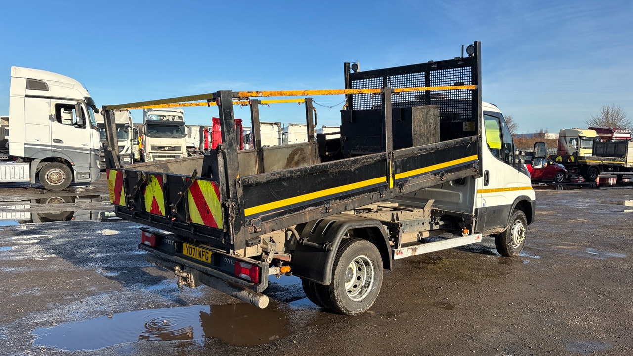 IVECO DAILY 72-180 - Camión volquete: foto 4 IVECO DAILY 72-180 - Camión volquete: foto 4