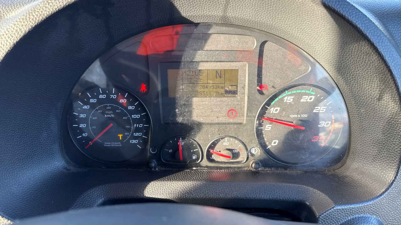 Camión caja cerrada Iveco Eurocargo 75E16: foto 6