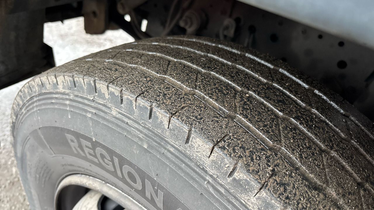 Camión caja cerrada Iveco Eurocargo 75E16: foto 24