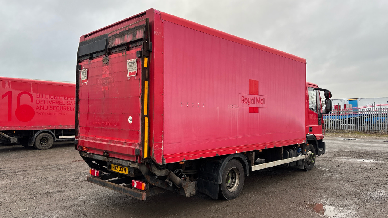 Iveco Eurocargo 75E16 - Camión caja cerrada: foto 4 Iveco Eurocargo 75E16 - Camión caja cerrada: foto 4