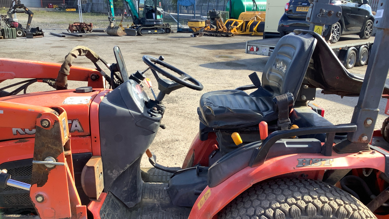KUBOTA B2530 HST - Retroexcavadora: foto 5 KUBOTA B2530 HST - Retroexcavadora: foto 5