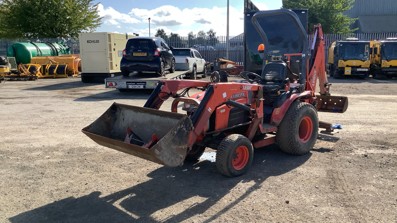 KUBOTA B2530 HST - Retroexcavadora: foto 1 KUBOTA B2530 HST - Retroexcavadora: foto 1