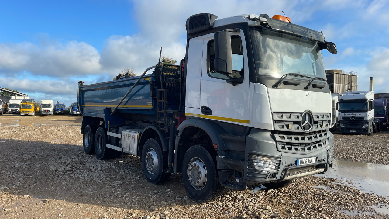 MERCEDES-BENZ AROCS - Camión volquete, Camión grúa: foto 1 MERCEDES-BENZ AROCS - Camión volquete, Camión grúa: foto 1